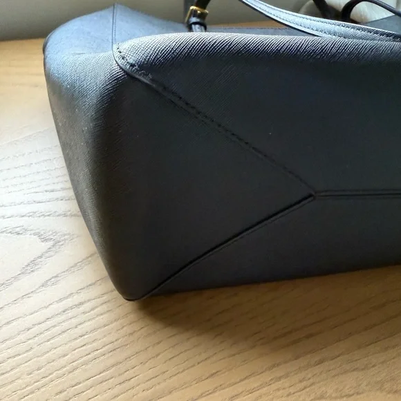 Tory Burch Black Saffiano Leather Tote Bag - Picture 7 of 9